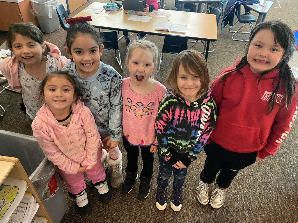 CFL students in their cozy sweaters